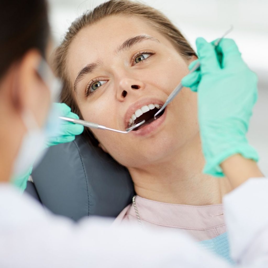 ¿Cuánto tiempo duran los implantes dentales y cómo se mantienen?